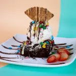 Brownie con helado