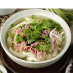 Pho tiritas de sirlon de res