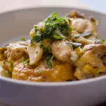 POLLO AL AJILLO + GUARNICIÓN