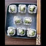 Uramaki de Pepino Japonês ( 8 peças)