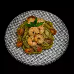 Pasta al Pesto con Camarones