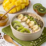 Kiwi Pineapple smoothie bowl