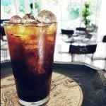 Café Americano en las Rocas