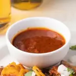 Taza de CONSOMÉ de BIRRIA