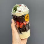 BROWNIE COM MORANGO