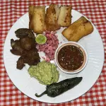 Yuca con carnitas
