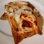Empanada cebolla y queso