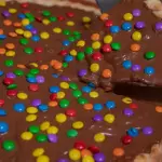 CHOCOLATE COM CONFETE 25CM