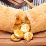 Pastel de Banana com Queijo e Canela