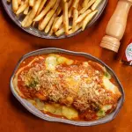 Filé de frango à parmegiana