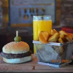 LISTO Y CHAU-MENÚ INFANTIL C/ BURGER
