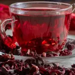 CHÁ  QUENTE HIBISCO COM MORANGO