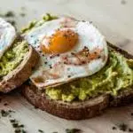 Tostadas Aguacate y huevos
