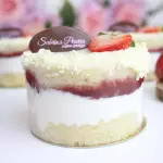 Mini Bolo Ninho c/ Geleia de Morango