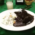 AROOZ CON MOLE NEGRO