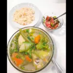 CALDO DE POLLO