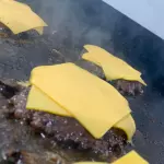 MEDALLÓN EXTRA DE CARNE CON CHEDDAR