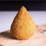 Coxinha de frango crocante