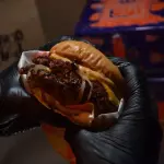 Dúo con papas gratis