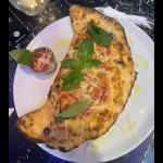 Calzone Napoletano