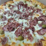 Pizza Calabresa com Mussarela MN