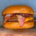 Burguer cheddar e bacon