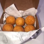 BOLINHO DE QUEIJO FRITO