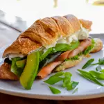 Croissant de salmón