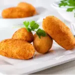 BOLINHOS DE COSTELÃO