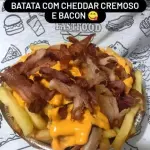 BATATA COM BACON E CHEDDAR CREMOSO