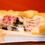 Pastel de pizza tradicional