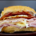 Misto quente com ovo e bacon