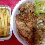 Filé de frango grelhado com fritas