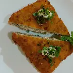 Sandushi de salmão grelhado hot hot