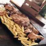 1/2 pollo tipo arabe + francesas