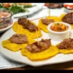 Tostones con Carne