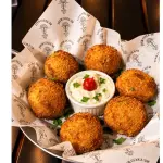 BOLINHO DE COSTELA C/ MUSSARELA
