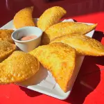 PASTEL DE 4 QUEIJOS