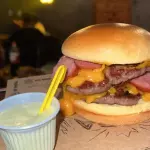 Mega Cheddar Calabresa