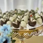 MORANGO BANHADO NO CHOCO