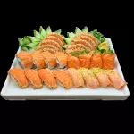 Combinado de salmão contemporâneo