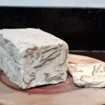 Requeijão de Corte c/Raspas Tacho