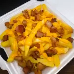BATATA FRITAS  C/ CHEDDAR E BACON
