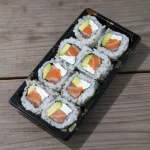 URAMAKI AVOCADO ROLL