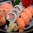 Baixamos! Combinado 12 peças com sashimi.