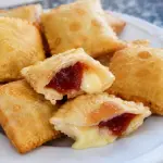 25 PASTEIS DE QUEIJO C/ GOIABADA