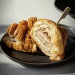 CROISSANT DE JAMON Y MOZARELLA
