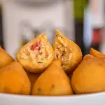 COXINHA DE FRANGO c/ REQUEIJÃO