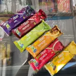 PICOLÉS DE FRUTA E LEITE