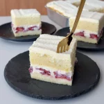 Bolo Gelado de Ninho com morango